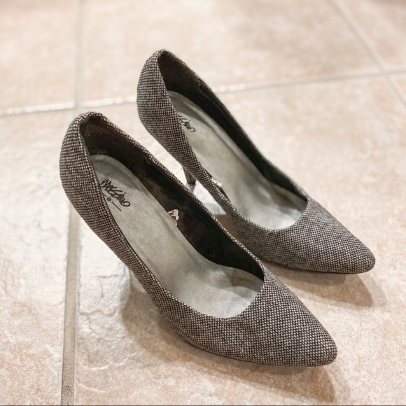 MOSSIMO HEELS - Picture 2 of 2